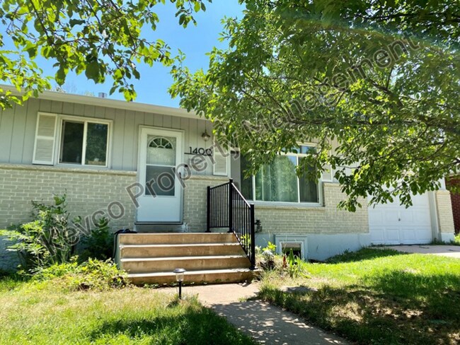 Foto del edificio - 1400 Hillcrest Dr