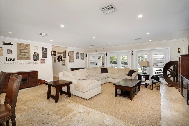 Foto del edificio - 6461 SW 74th St