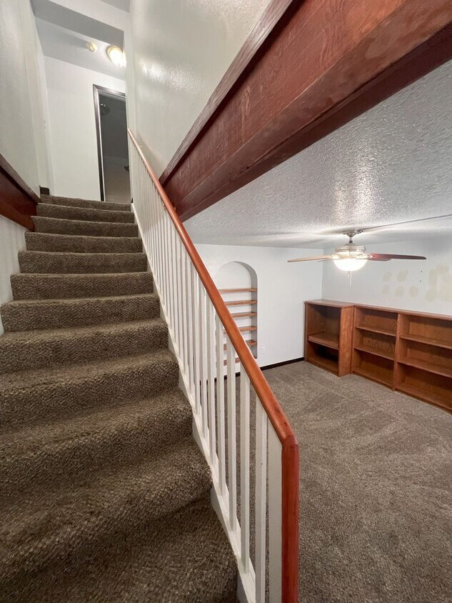 Primary Photo - 1312 Mylark Ln