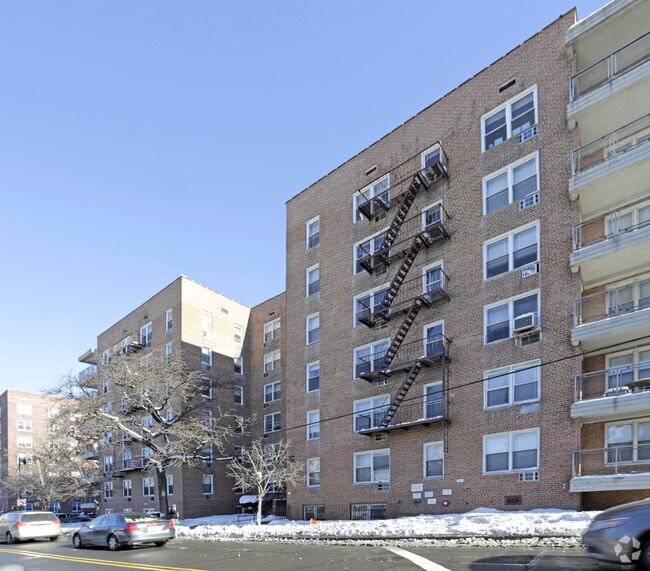 14210 Roosevelt Ave, Flushing, NY 11354 Apartments Flushing, NY
