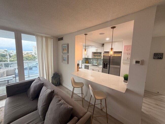 Building Photo - 2701 N Ocean Blvd