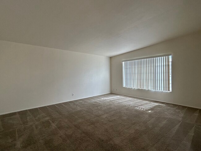 Building Photo - 2219 N 73rd Pl