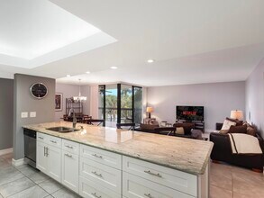 Building Photo - 500 Egret Cir