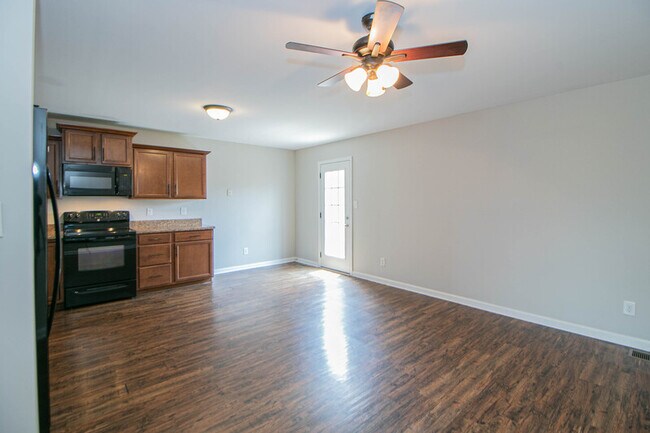 Foto del edificio - 1716 Thistlewood Dr