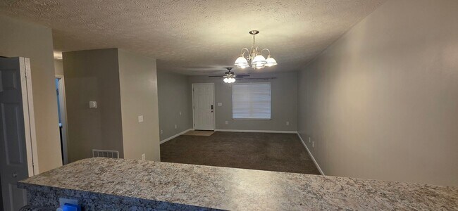 Building Photo - 234 Temple Terrace