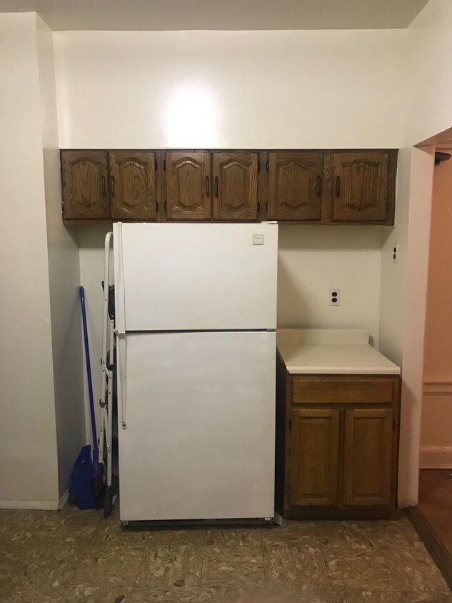 fridge - 610 Hegeman Ave