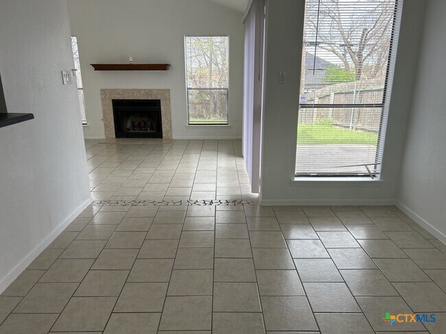 Building Photo - 1218 Westway Cir