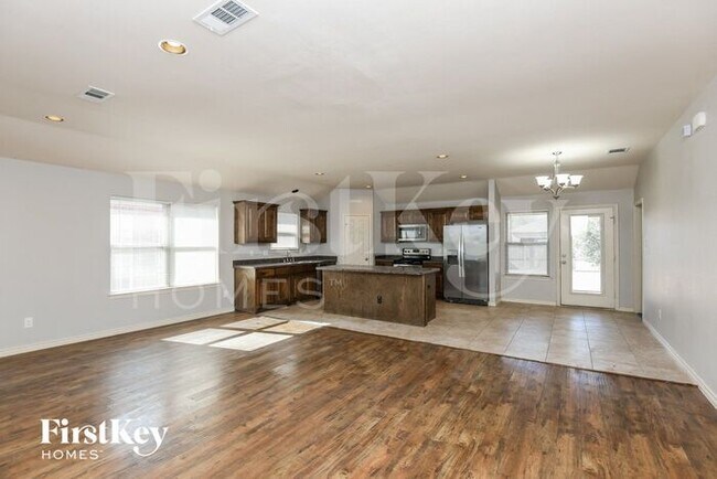 Foto del edificio - 519 Branchwood Dr