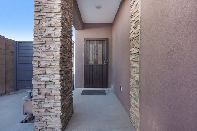 Building Photo - **Beautiful Corner Lot Home – 3 Bed | 2.5 Bath | 2-Car Garage**