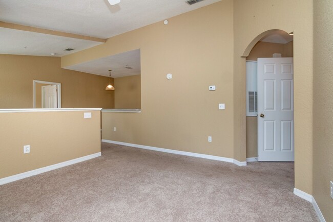 Foto del edificio - MOVE IN BY MAY 15th and GET 2 WEEKS OFF YO...