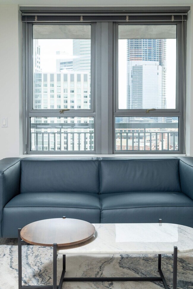 Foto del edificio - 677-679-679 Washington St