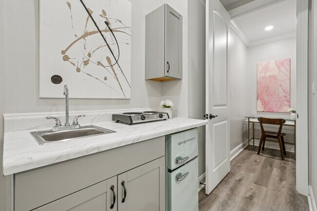 Foto del edificio - 2323 Leonidas St