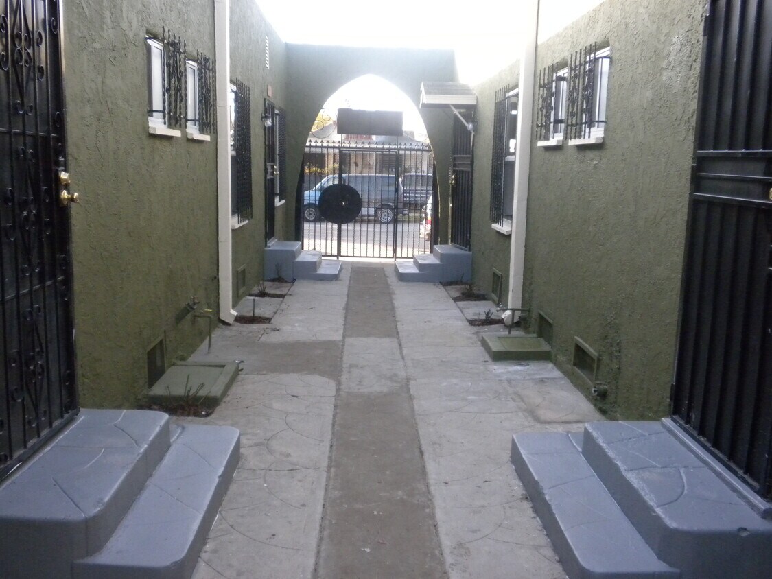 33 Apartments under 1,500 for Rent in Usc, CA Westside Rentals