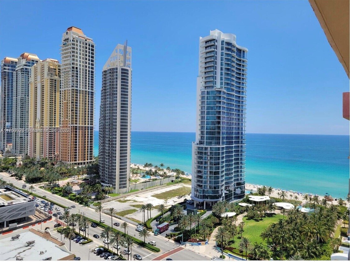 Foto principal - 3000 S Ocean Dr