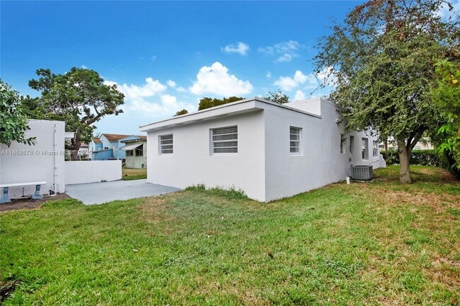 Building Photo - 522 NW 47th Terrace