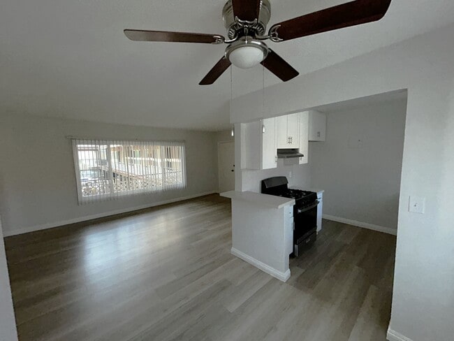 Building Photo - 340 Normandie Ave