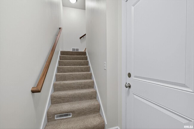 Foto del edificio - 4833 Lauren Ln