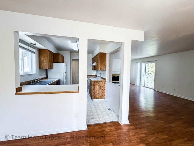 Foto del edificio - 562 Deer Meadow Ct