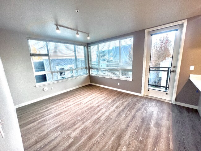 Building Photo - 2330 Yakima Ct