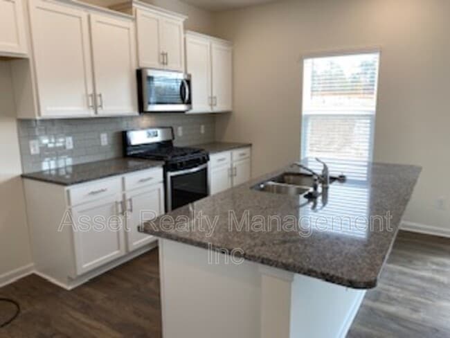 Foto del edificio - 12134 Evergreen Dr NE