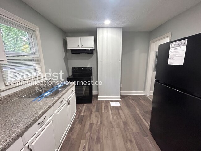 Photo - 2175 Pansy St NW House