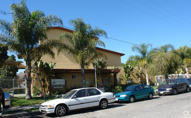 Building Photo - 7521 Simpson Ave