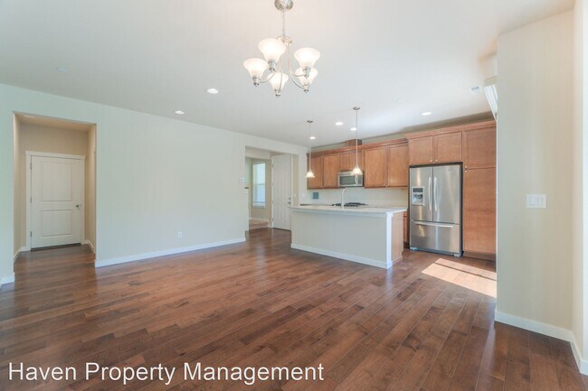 Foto del edificio - 3 br, 2.5 bath House - 1380 NE Hickory Ln