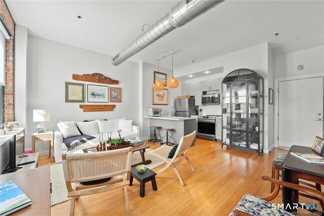 Building Photo - 881 Lafayette Blvd