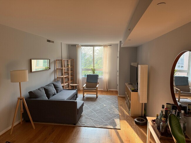 Building Photo - 350 G St SW