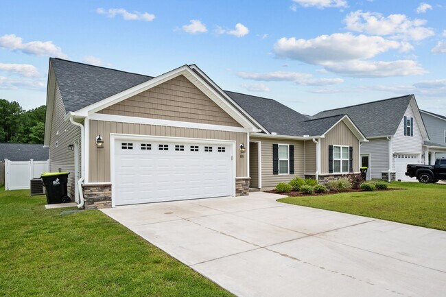 Foto del edificio - 118 Station Yard Rd