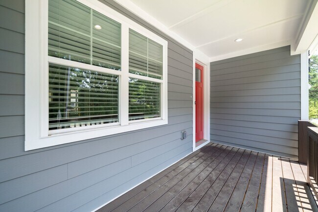 Foto del edificio - 3904 Avent Ferry Rd