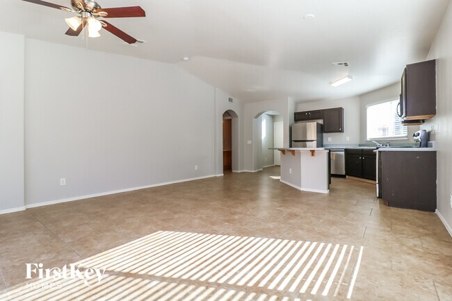 Foto del edificio - 12320 N 147th Ln
