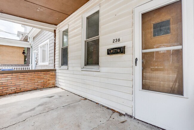 Foto del edificio - AVAILABLE MAY 2026 - Excellent Mt Washington Location w/ 2 Spacious Bedrooms & Garage!