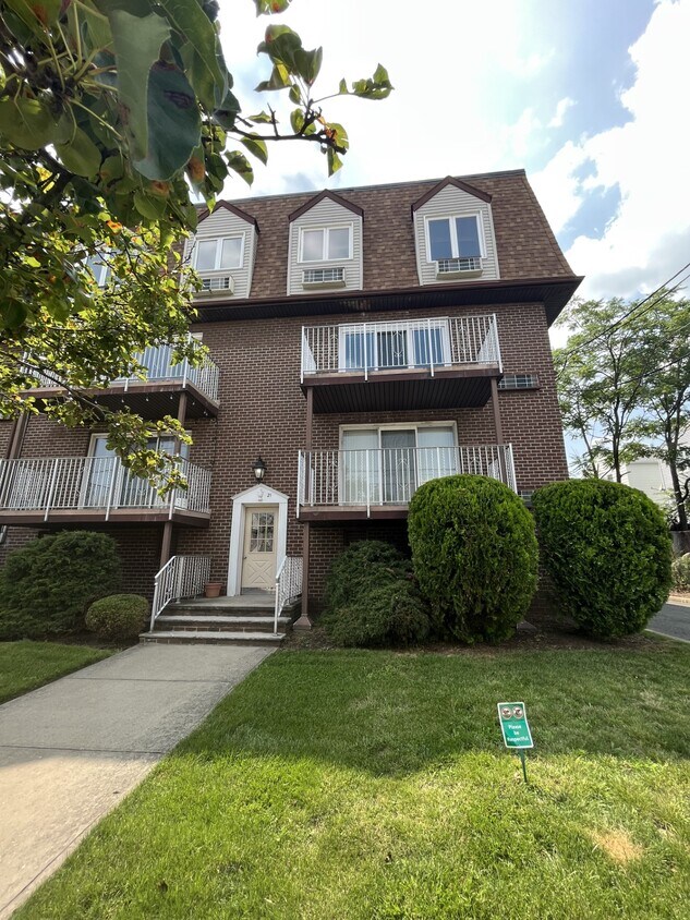 21 Zabriskie Ave Unit 5D, Bayonne, NJ 07002 Condo for Rent in