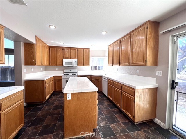 Building Photo - 20865 Oakdale Ln