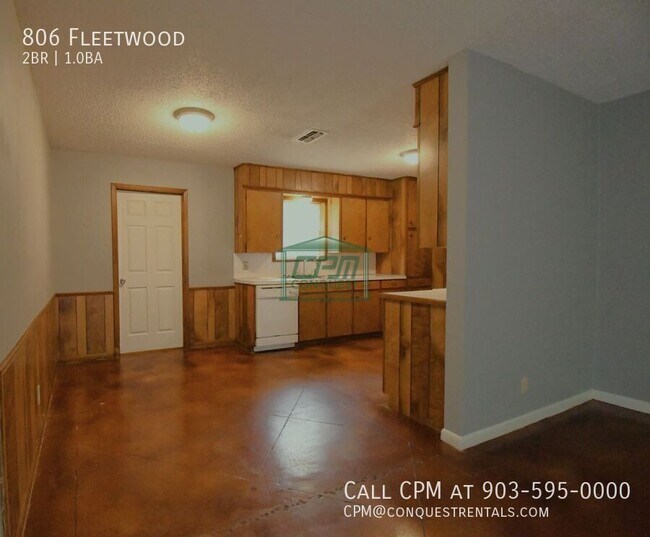 Foto del edificio - 806 Fleetwood-