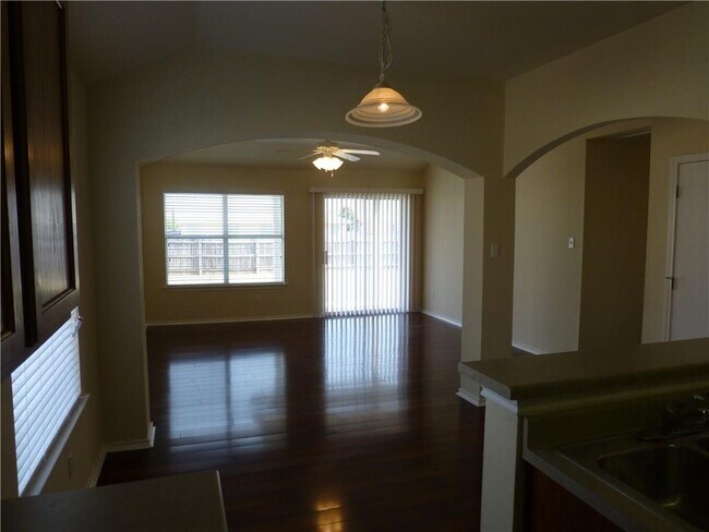 Foto del edificio - 804 Encanto Dr