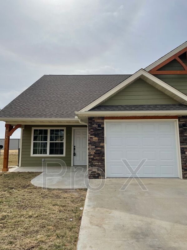 Primary Photo - 612 Easton Dr