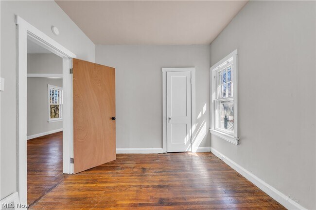 Foto del edificio - 2150 Glenridge Rd