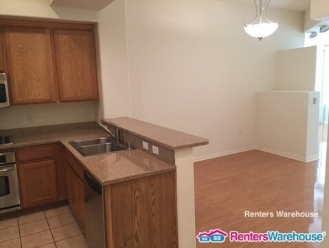 Building Photo - 32 E SERENE Ave