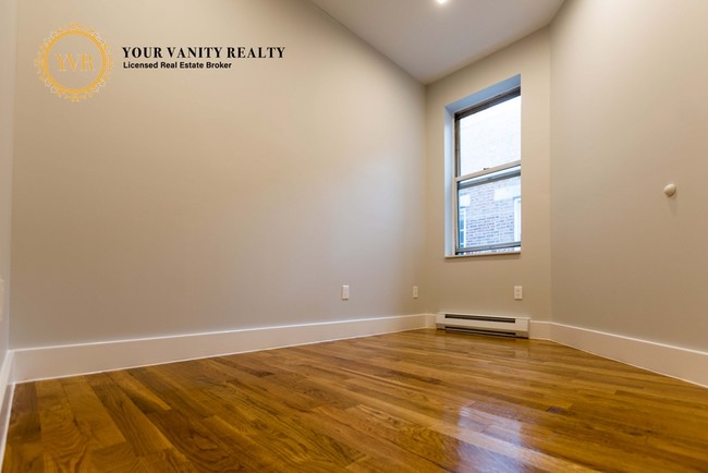 Building Photo - 210 W 107th St