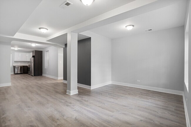 Foto del edificio - 7326 N Damen Ave