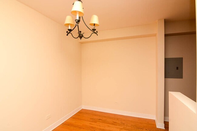 Foto del edificio - 650 W Wrightwood Ave