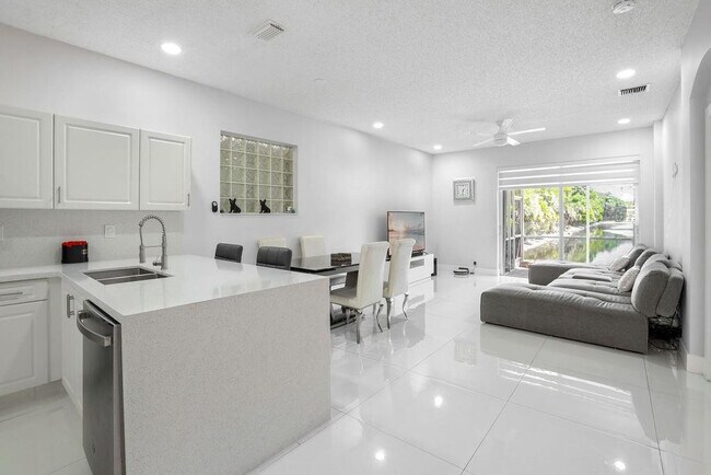 Building Photo - 4812 NW 19th St