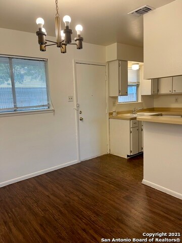 Building Photo - 520 Southtrail Dr