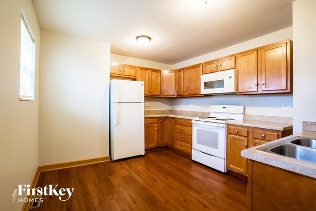 Building Photo - 3028 Gideon Ave