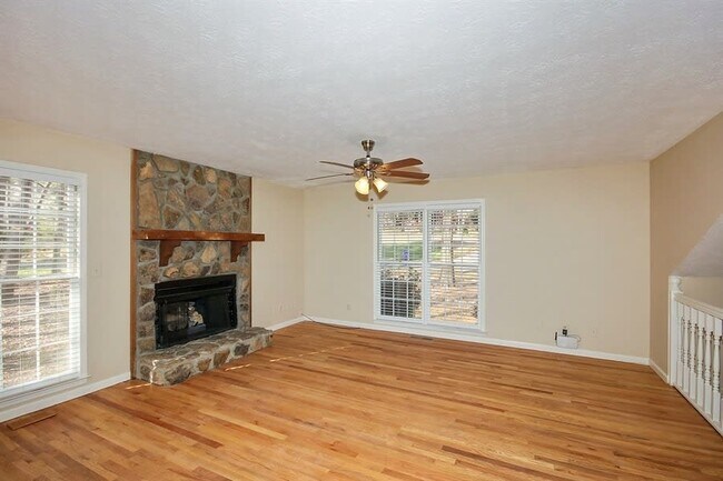 Building Photo - 414 Allatoona Trl