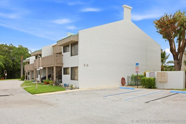 Foto del edificio - 412 Southwind Dr