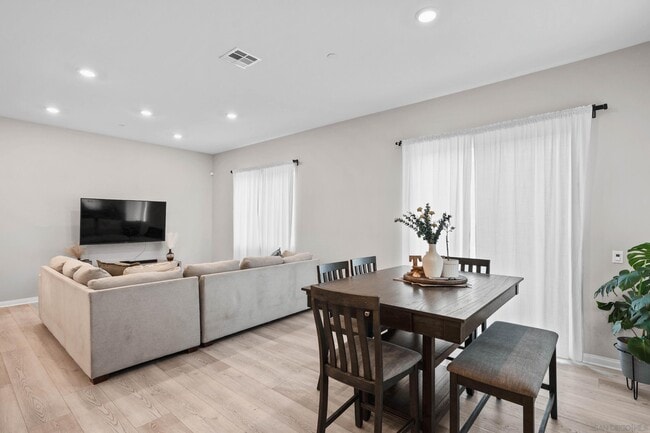 Building Photo - 2098 Bluestone Cir