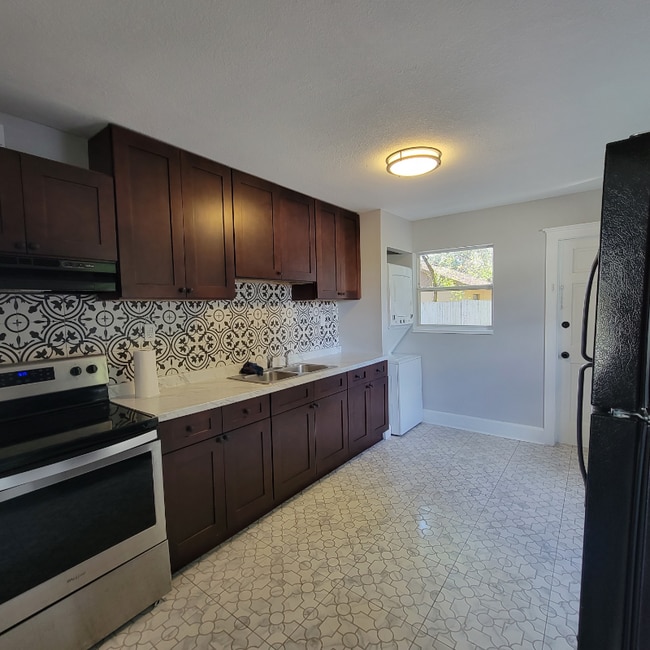 Foto del edificio - 16 N Primrose Dr